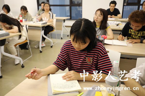 編導(dǎo)故事寫作